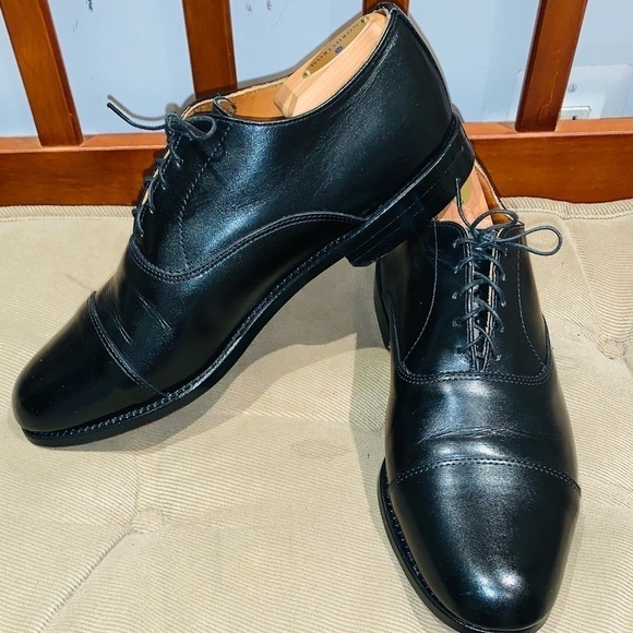 Cole Haan Classic Black Cap Toe Oxfords. - Picture 1 of 15